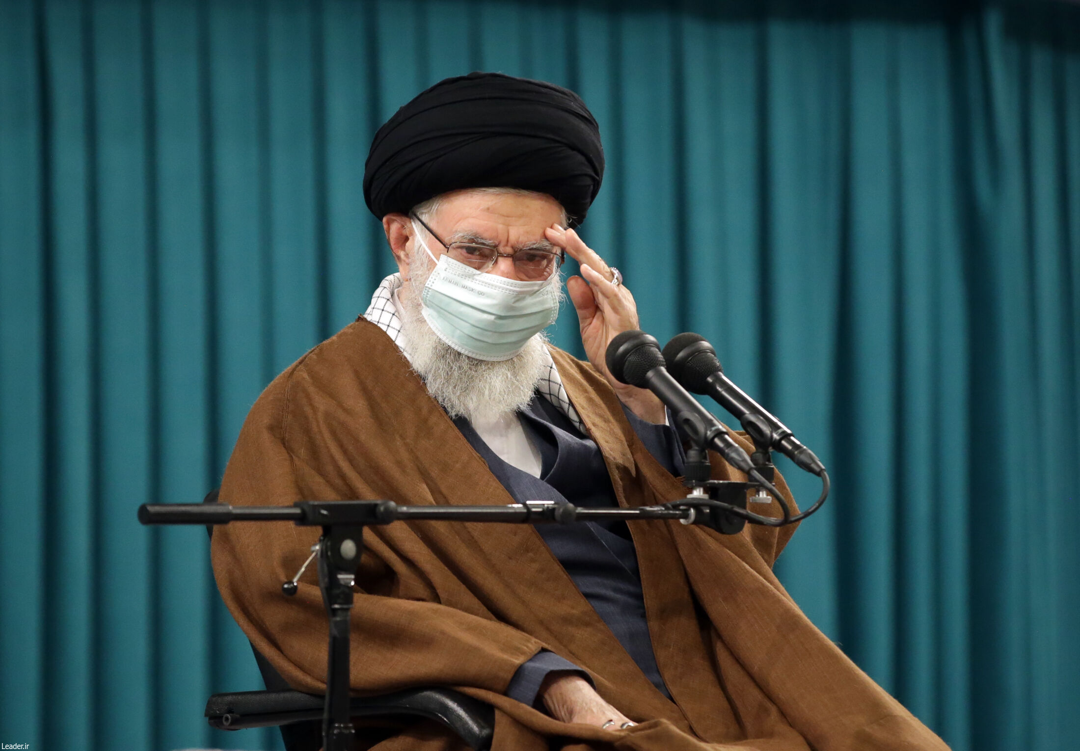 آمریکا امروز از جایی ضربه میخورد که هرگز آن را محاسبه نکرده/ رئیسجمهور قبلی و فعلی آمریکا دست به دست هم دادند که تتمه آبروی آمریکا را ببرند/ من هم تزریق نوبت سوم واکسن کرونا را انجام دادم/ توصیه میکنم مردم هم حرف پزشکان و متخصصین را گوش کنند آمریکا امروز از جایی ضربه میخورد که هرگز آن را محاسبه نکرده/ رئیسجمهور قبلی و فعلی آمریکا دست به دست هم دادند که تتمه آبروی آمریکا را ببرند/ من هم تزریق نوبت سوم واکسن کرونا را انجام دادم/ توصیه میکنم مردم هم حرف پزشکان و متخصصین را گوش کنند