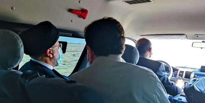 عکس/ نشست اضطراری رئیسی در مناطق سیل‌زده