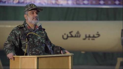 موشک جدید سپاه با برد ۱۵۰۰ کیلومتر رونمایی شد موشک جدید سپاه با برد ۱۵۰۰ کیلومتر رونمایی شد