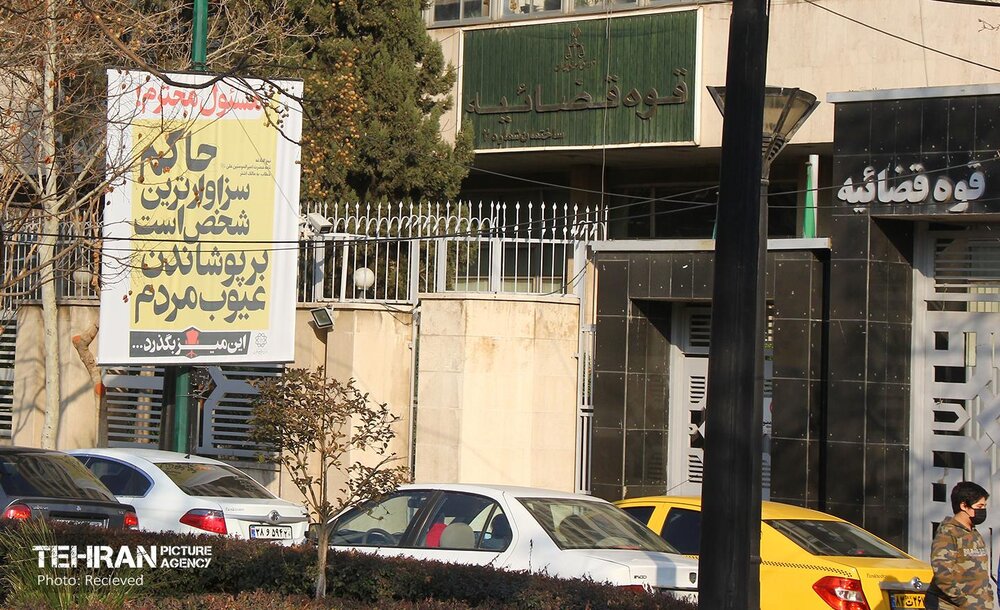 این میز بگذرد...
