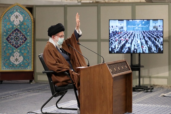 حرکت خودجوش مردم در ۲۲ بهمن امسال باوجود مشکلات و لجن پراکنیها عجیب و تحسین برانگیز بود/ در قضایای برجام نکاتی را گفتیم که توجه نکردند و این مشکلات پیش آمد/ دشمن همواره به مراکز موثر در پیشرفت انقلاب تهمت میزند و امروز نوبت سپاه است حرکت خودجوش مردم در ۲۲ بهمن امسال باوجود مشکلات و لجن پراکنیها عجیب و تحسین برانگیز بود/ در قضایای برجام نکاتی را گفتیم که توجه نکردند و این مشکلات پیش آمد/ دشمن همواره به مراکز موثر در پیشرفت انقلاب تهمت میزند و امروز نوبت سپاه است