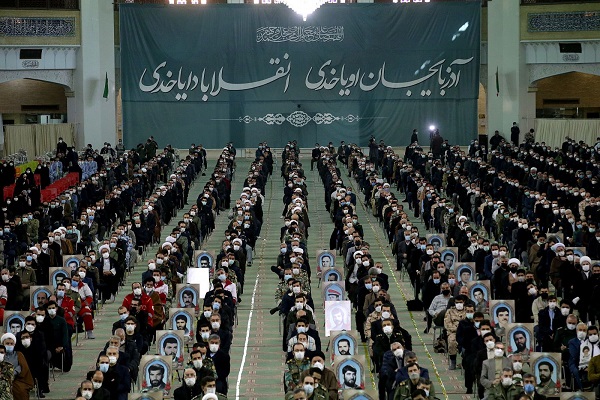 حرکت خودجوش مردم در ۲۲ بهمن امسال باوجود مشکلات و لجن پراکنیها عجیب و تحسین برانگیز بود/ در قضایای برجام نکاتی را گفتیم که توجه نکردند و این مشکلات پیش آمد/ دشمن همواره به مراکز موثر در پیشرفت انقلاب تهمت میزند و امروز نوبت سپاه است حرکت خودجوش مردم در ۲۲ بهمن امسال باوجود مشکلات و لجن پراکنیها عجیب و تحسین برانگیز بود/ در قضایای برجام نکاتی را گفتیم که توجه نکردند و این مشکلات پیش آمد/ دشمن همواره به مراکز موثر در پیشرفت انقلاب تهمت میزند و امروز نوبت سپاه است