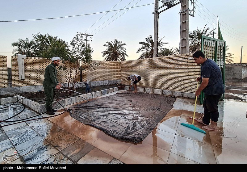 جهادیها به کمک سیل زدگان کرمان رفتند جهادیها به کمک سیل زدگان کرمان رفتند