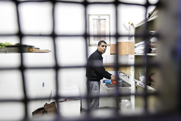 زندگی اسرای فلسطینی در زندان زندگی اسرای فلسطینی در زندان