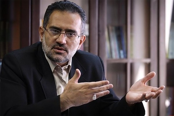 حسینی: اگر ما ساکت بنشینیم، دشمنان جای شهید و جلاد را عوض می کنند حسینی: اگر ما ساکت بنشینیم، دشمنان جای شهید و جلاد را عوض می کنند