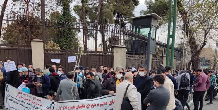 تجمع ایثارگران در اعتراض به تبدیل وضعیت نشدن نیروهای سال 1400+تصاویر تجمع ایثارگران در اعتراض به تبدیل وضعیت نشدن نیروهای سال 1400+تصاویر