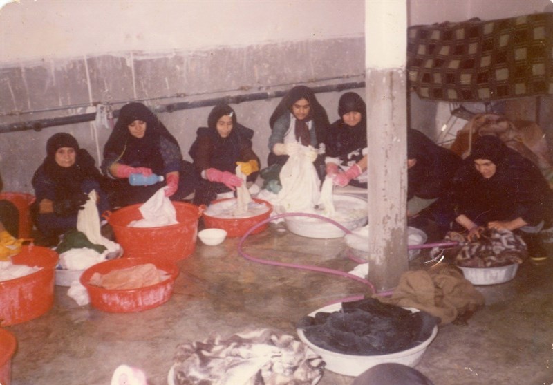 رونمایی از تقریظ رهبر انقلاب بر کتاب «حوض خون»/ داستان زنانی که صدام را عاصی کردند+ عکس و فیلم رونمایی از تقریظ رهبر انقلاب بر کتاب «حوض خون»/ داستان زنانی که صدام را عاصی کردند+ عکس و فیلم