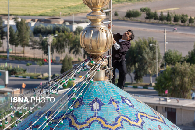 پرچم گنبد فیروزه ای مسجد مقدس جمکران تعویض شد پرچم گنبد فیروزه ای مسجد مقدس جمکران تعویض شد