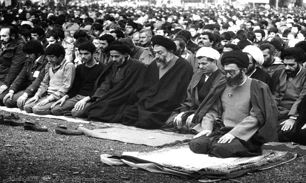 نماز جمعهای که نماد صلابت امام خامنهای شد نماز جمعهای که نماد صلابت امام خامنهای شد