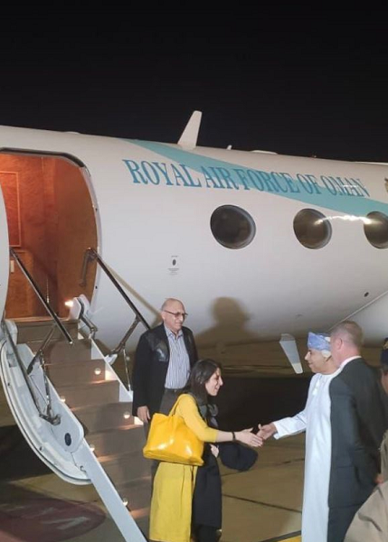 عمان: دو زندانی آزادشده از ایران وارد مسقط شدهاند عمان: دو زندانی آزادشده از ایران وارد مسقط شدهاند