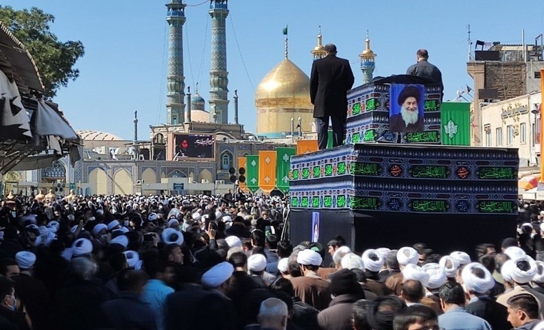 پیکر آیت الله علوی گرگانی بعد از تشییع بر دستان مردم قدرشناس قم در حرم کریمه اهل بیت آرام گرفت+عکس و فیلم پیکر آیت الله علوی گرگانی بعد از تشییع بر دستان مردم قدرشناس قم در حرم کریمه اهل بیت آرام گرفت+عکس و فیلم