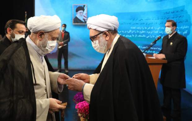 حجت الاسلام قرائتی خادم امام رضا(ع) شد