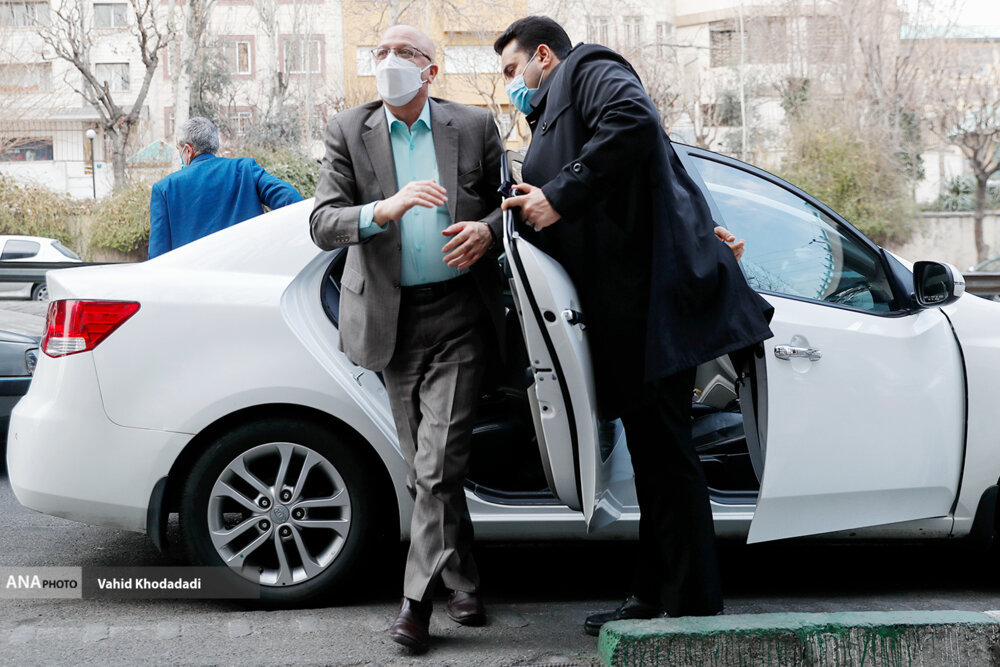 عکس/ ماشین وزیر علوم