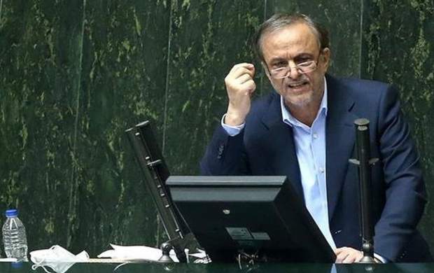 رزمحسینی از مجلس کارت زرد گرفت رزمحسینی از مجلس کارت زرد گرفت