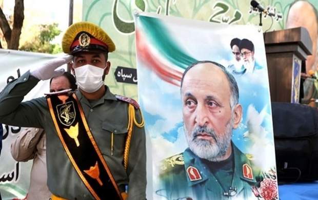 حکم سرلشکری شهید حجازی تقدیم خانواده وی شد حکم سرلشکری شهید حجازی تقدیم خانواده وی شد