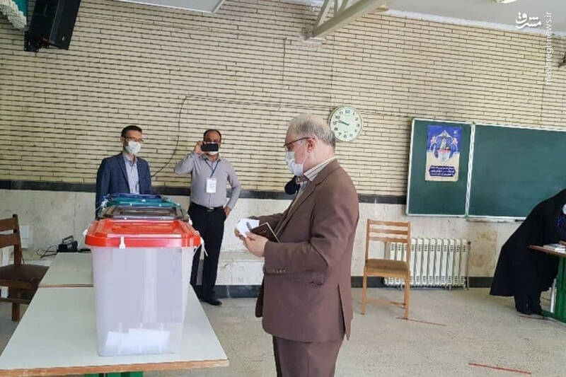 حضور شخصیت‌ها در پای صندوق رای گیری