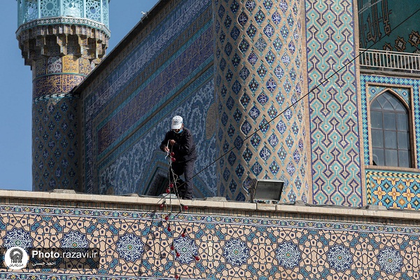 آذین بندی حرم رضوی در آستانه میلاد