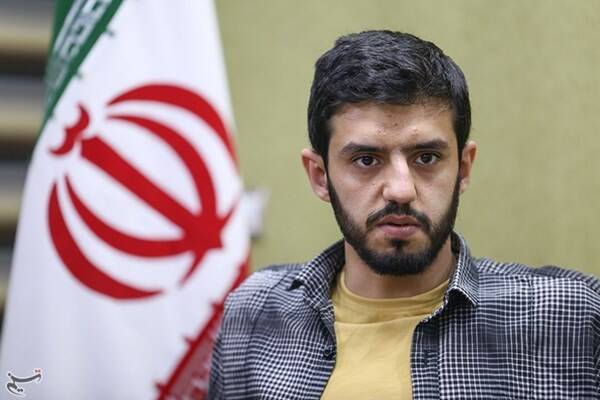 حاشیههای یک تبلیغ بستنی با محتوای جنسی/ «زن»موجود در تبلیغات فقط نماینده خودش نیست! حاشیههای یک تبلیغ بستنی با محتوای جنسی/ «زن»موجود در تبلیغات فقط نماینده خودش نیست!