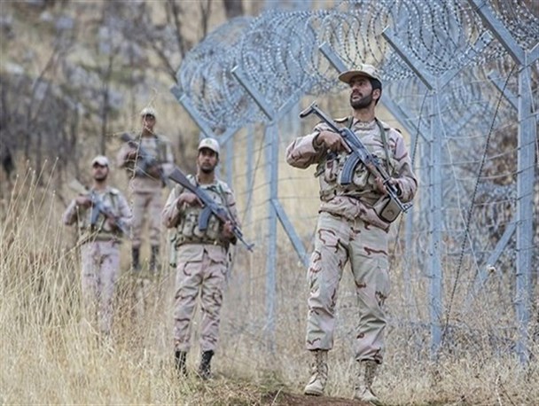 مدافعان امنیت اجازه تعدی دشمن به کشور را نمیدهند مدافعان امنیت اجازه تعدی دشمن به کشور را نمیدهند
