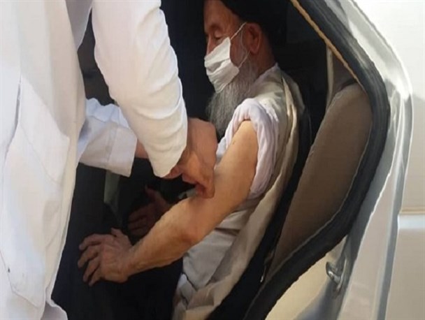 تزریق دُز اول واکسن ایرانی کرونا به آیتالله علوی گرگانی تزریق دُز اول واکسن ایرانی کرونا به آیتالله علوی گرگانی