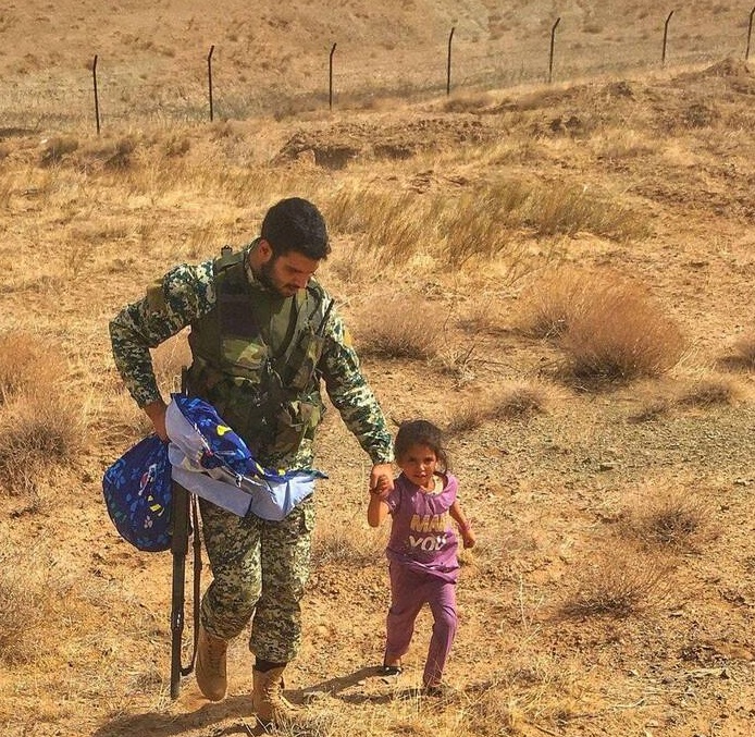 پناه آوردن کودک افغانستانی به ارتش ایران