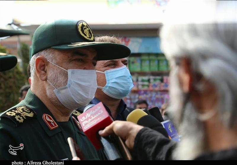 فرماندهکل سپاه: سایههای محرومیت را از کشور دور میکنیم فرماندهکل سپاه: سایههای محرومیت را از کشور دور میکنیم