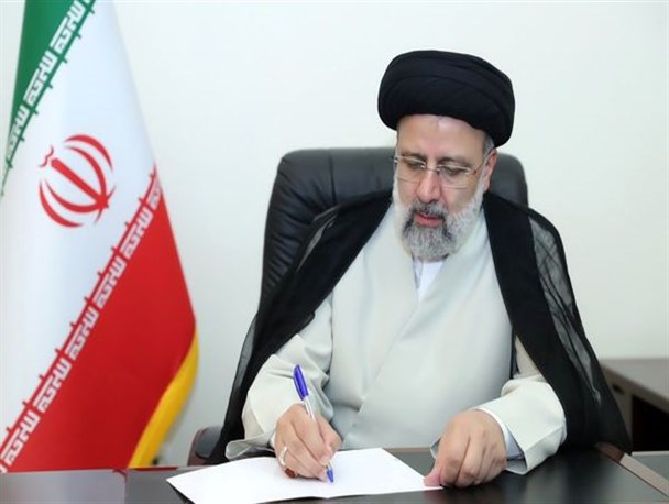 رئیس جمهور یک قانون مجلس را برای اجرا ابلاغ کرد رئیس جمهور یک قانون مجلس را برای اجرا ابلاغ کرد