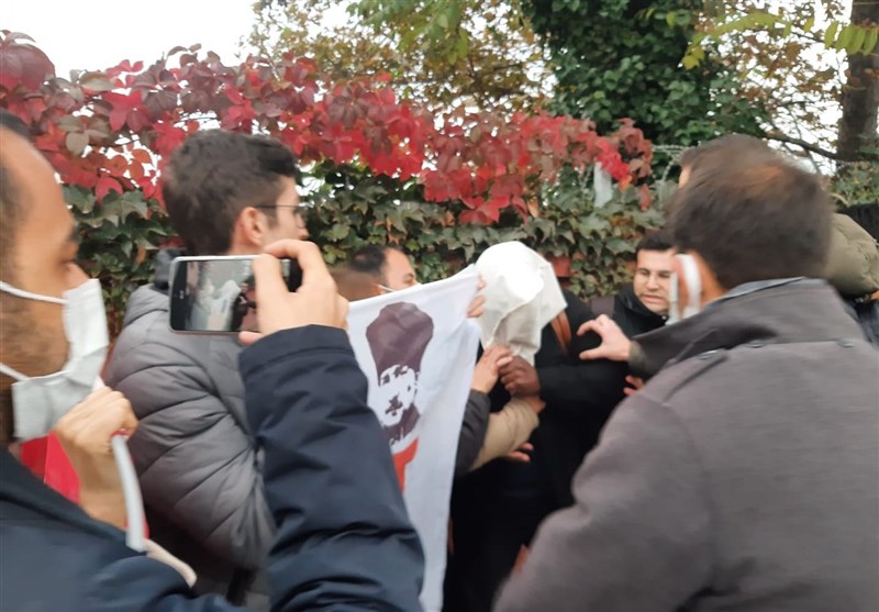 گونی کشیدن بر سر نظامی آمریکایی در استانبول ترکیه گونی کشیدن بر سر نظامی آمریکایی در استانبول ترکیه
