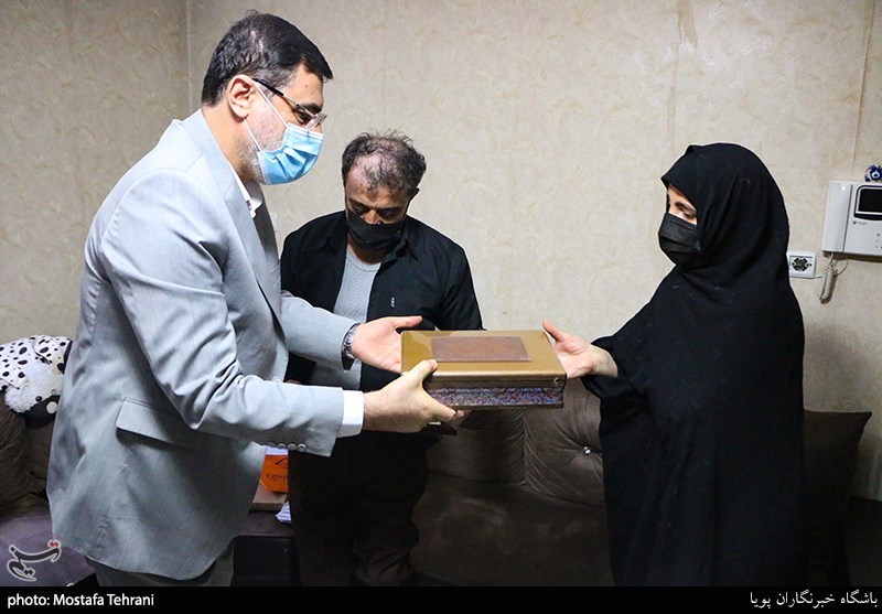 دیدار رئیس بنیاد شهید با خانواده شهدا و جانبازان اهل تسنن دیدار رئیس بنیاد شهید با خانواده شهدا و جانبازان اهل تسنن