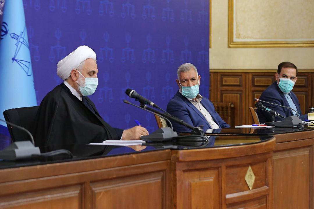 انتقادات خود از قوه قضائیه را برای بهبود عملکرد عدلیه مطرح کنید