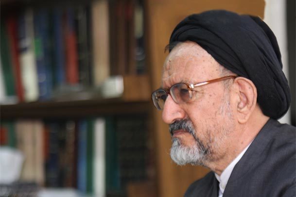 شیرین زبانی مدیرمسئول اطلاعات برای یکی از سران فتنه شیرین زبانی مدیرمسئول اطلاعات برای یکی از سران فتنه