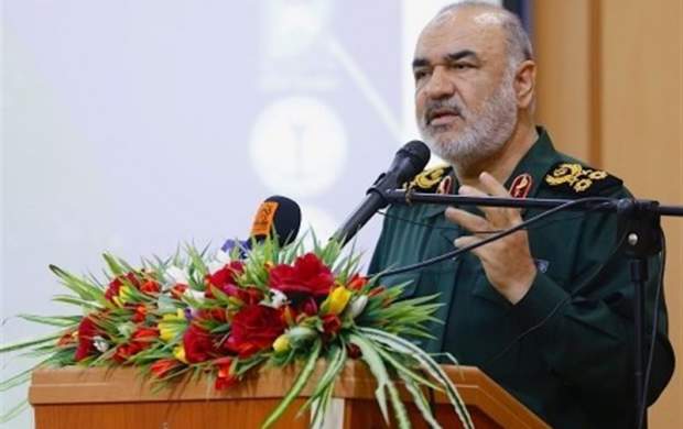 سرلشکر سلامی: گزینه روی میز به بایگانی رفت سرلشکر سلامی: گزینه روی میز به بایگانی رفت