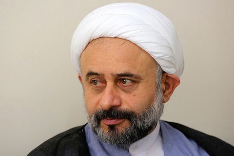 در خیابان به خاطر تصمیمات نظام سرم پایین است/ در خارج از کشور با زن نامحرم دست دادم در خیابان به خاطر تصمیمات نظام سرم پایین است/ در خارج از کشور با زن نامحرم دست دادم