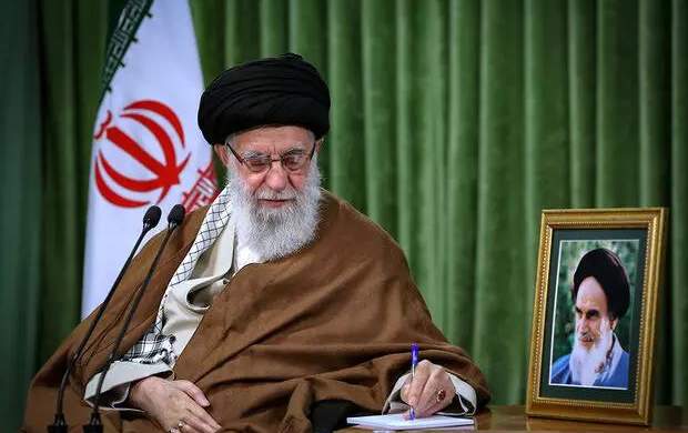 استفتایی از حضرت آیتالله خامنهای استفتایی از حضرت آیتالله خامنهای