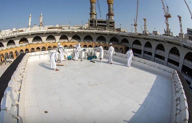 مسجدالحرام ۱۰ بار در روز شسته میشود مسجدالحرام ۱۰ بار در روز شسته میشود