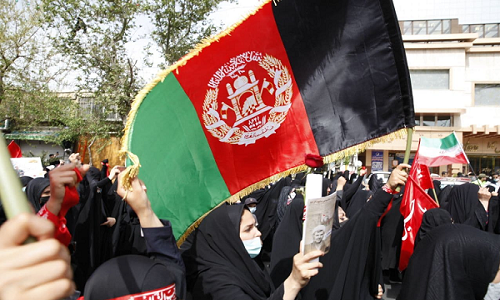 حضور پرشور رزمندگان و خانوادههای شهدای فاطمیون در تشییع پیکر شهید اصلانی+عکس حضور پرشور رزمندگان و خانوادههای شهدای فاطمیون در تشییع پیکر شهید اصلانی+عکس