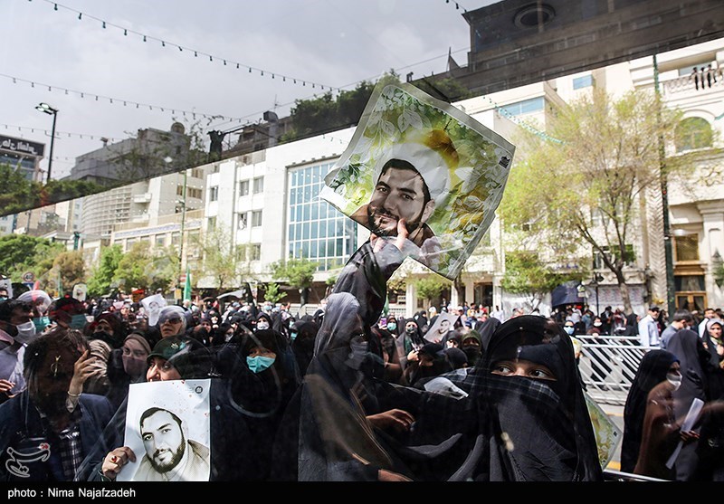 تشییع پیکر طلبه جهادی شهید دارایی در مشهد مقدس تشییع پیکر طلبه جهادی شهید دارایی در مشهد مقدس