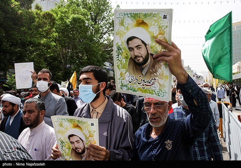 تشییع پیکر طلبه جهادی شهید دارایی در مشهد مقدس تشییع پیکر طلبه جهادی شهید دارایی در مشهد مقدس