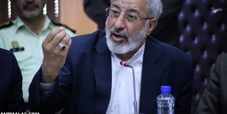 فائزه هاشمی مسائلی را آشکار می کند که از قبل در خانواده هاشمی ریشه داشته است فائزه هاشمی مسائلی را آشکار می کند که از قبل در خانواده هاشمی ریشه داشته است