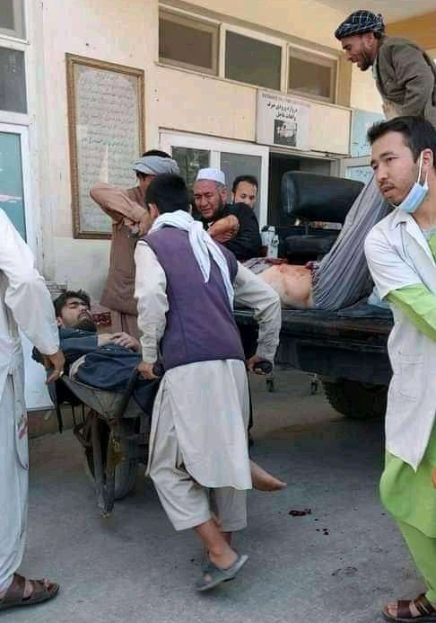 انفجار در مسجد شیعیان مزارشریف با ۲۲ شهید و ۶۵ زخمی +فیلم و تصاویر انفجار در مسجد شیعیان مزارشریف با ۲۲ شهید و ۶۵ زخمی +فیلم و تصاویر