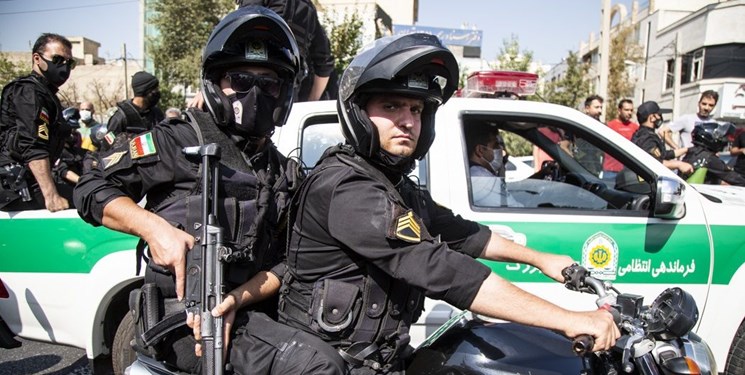 زن قمهبهدست دستگیر شد زن قمهبهدست دستگیر شد