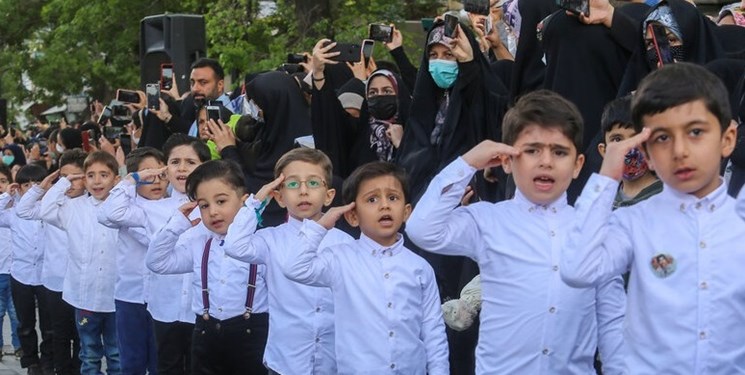 استقبال دهه نودی‌ها از پویش «سلام فرمانده»