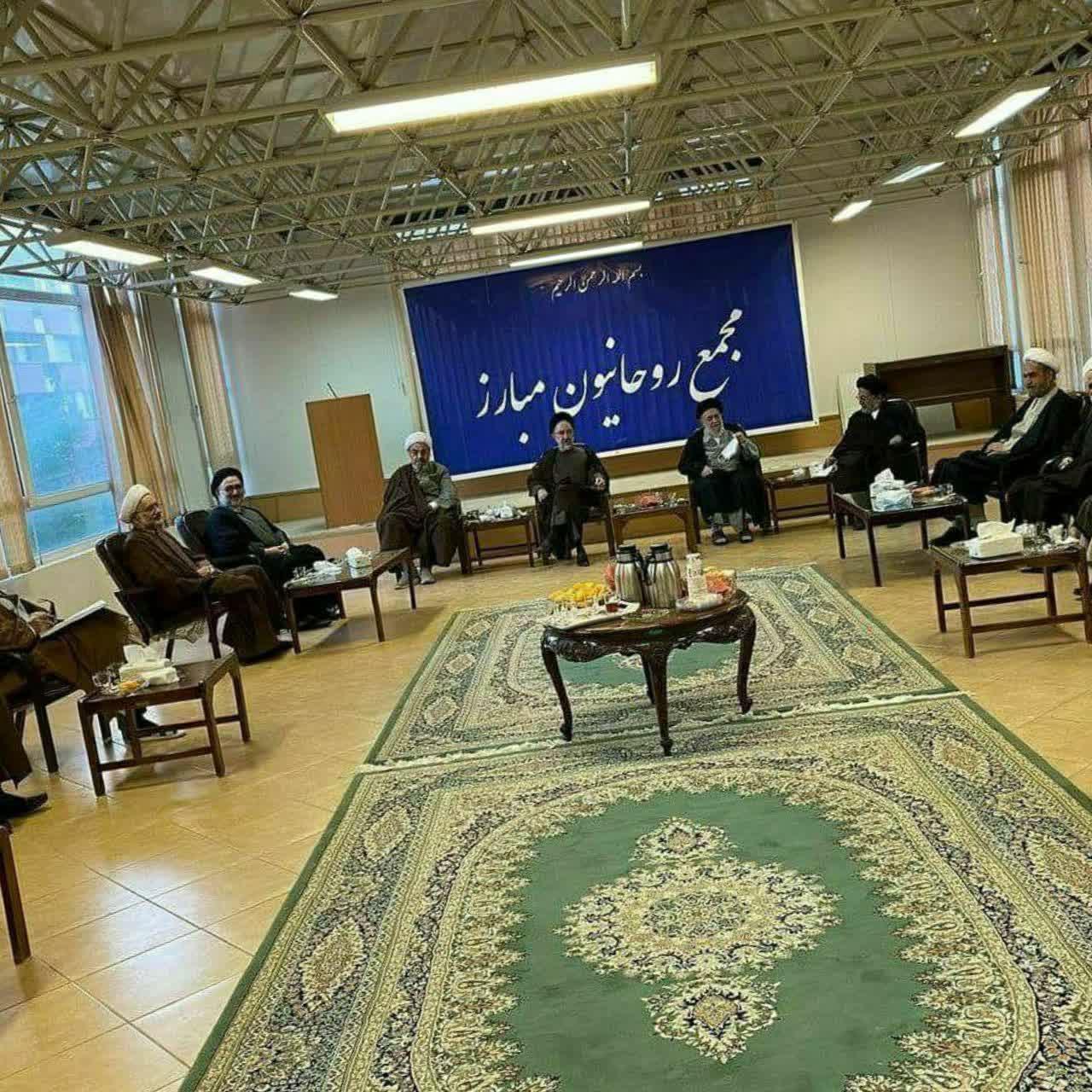حذف عکس امام و رهبری توسط یک تشکل مدعی خط امام!/مجمع روحانیون مبارز؛ اولین انشعاب منحرف از خط امام و انقلاب