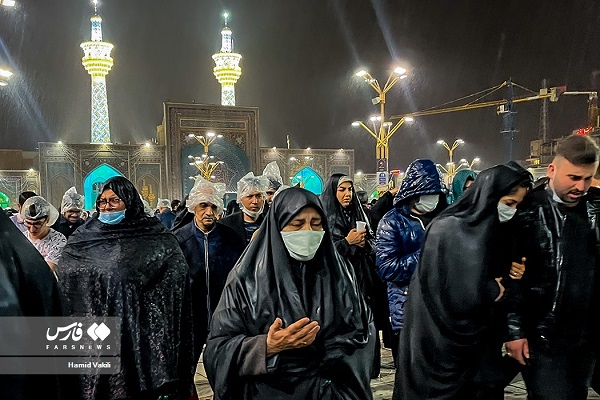احیای شب بیست و یکم ماه رمضان در حرم رضوی