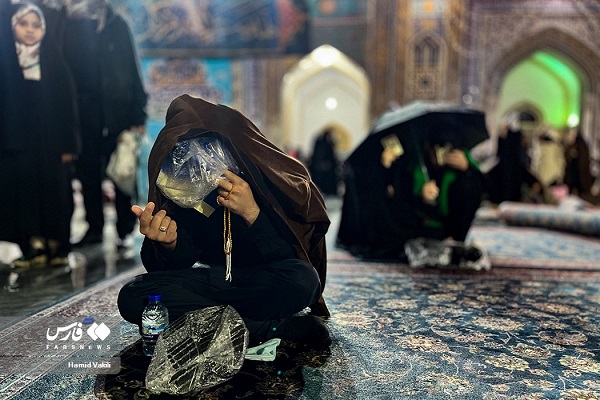 احیای شب بیست و یکم ماه رمضان در حرم رضوی
