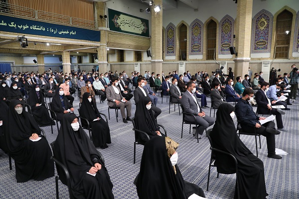دیدار جمعی از دانشجویان با رهبرمعظم انقلاب
