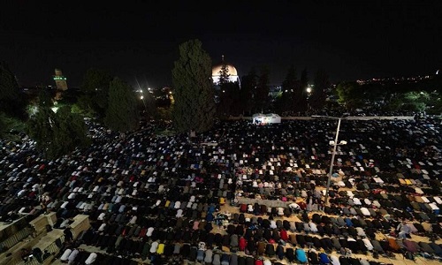 حضور میلیونی فلسطینیان در مسجدالأقصی برای ادای نماز +عکس حضور میلیونی فلسطینیان در مسجدالأقصی برای ادای نماز +عکس