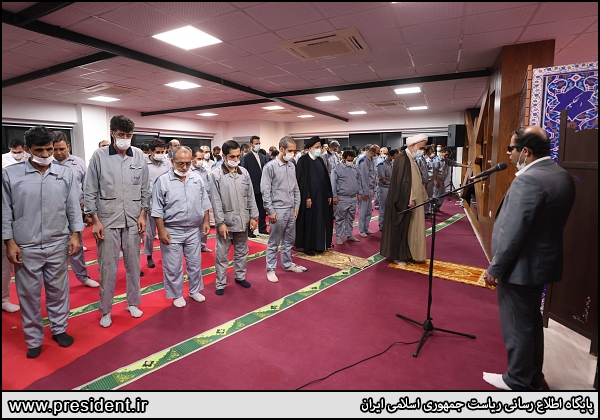 افطار رئیسی در جمع کارگران کارخانه فیروز