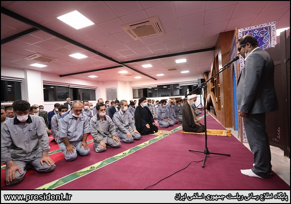 افطار رئیسی در جمع کارگران کارخانه فیروز