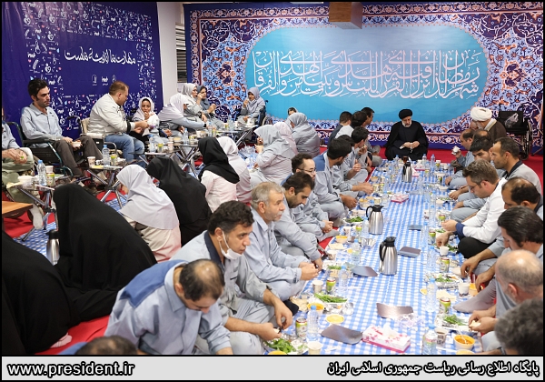 افطار رئیسی در جمع کارگران کارخانه فیروز